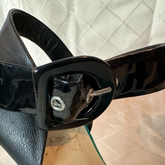 Le Chateau Black/Teal Platform Strappy Sandals, size 8.5 - Picture 7 of 14